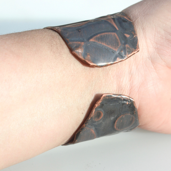 Abstract Wide Copper Cuff Bracelet Embossed Boho - Picture 8 of 8